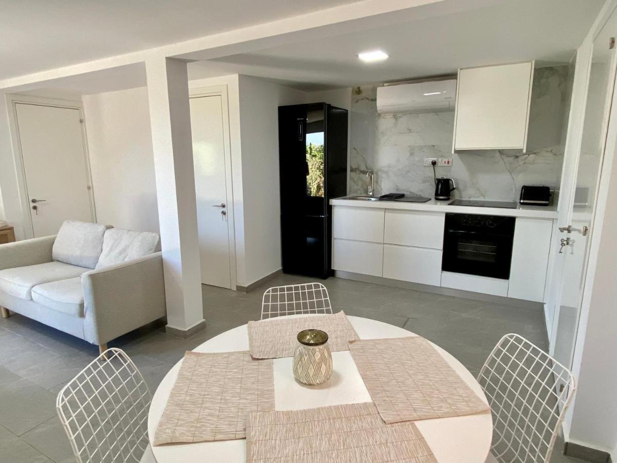 Ammos Luxury Suits And Residences Peja Zewnętrze zdjęcie