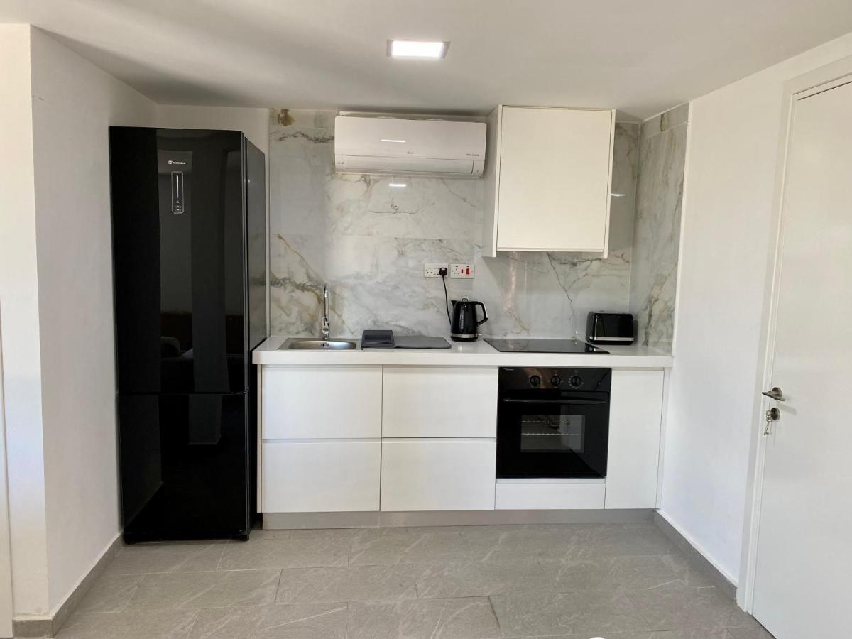 Ammos Luxury Suits And Residences Peja Zewnętrze zdjęcie